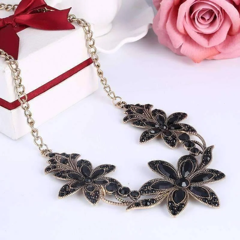 women’s unique pendant necklaces -Garden Party Vintage Crystal Flower Necklace for Women