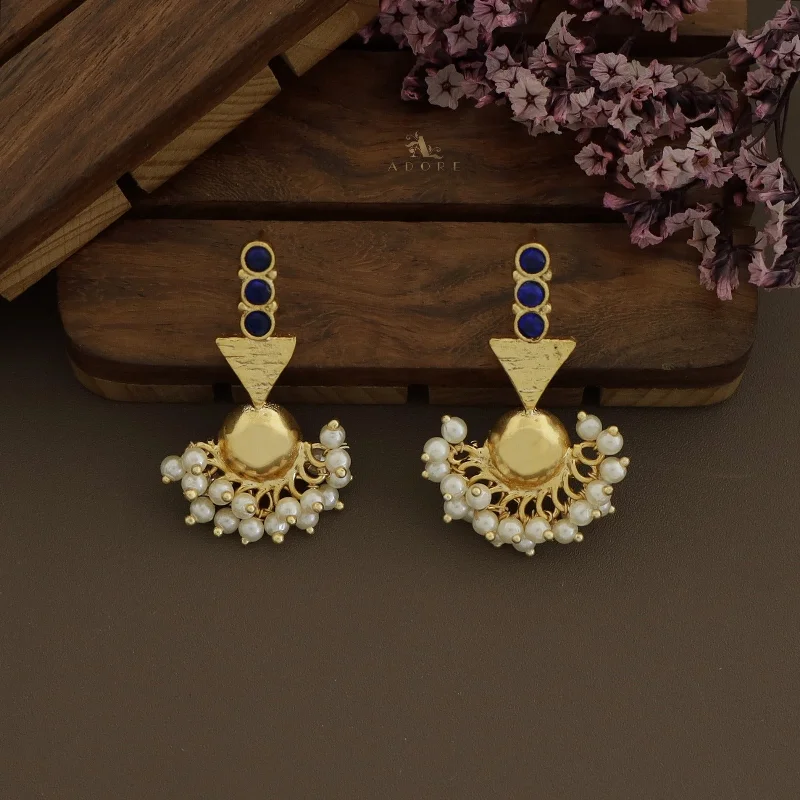 women’s teardrop earrings -Golda Glossy Arrow Cluster Pearl Earring