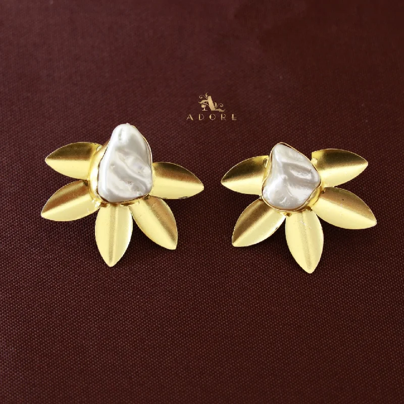 custom earrings for women -Golden 5 Leaf Baroque Earring